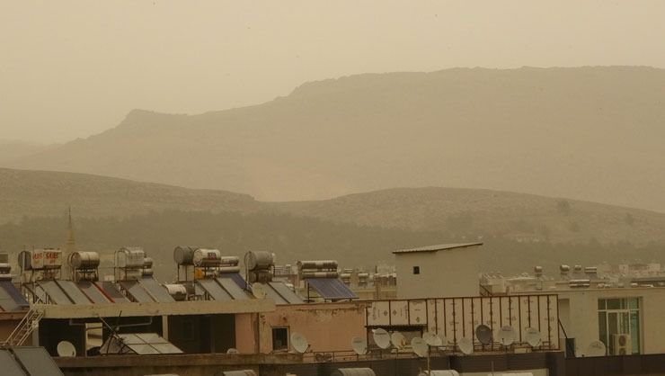 Toz bulutu Adıyaman’ı etkisi altına aldı