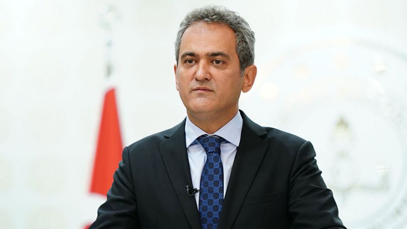 Bakan Özer, yaz okulları başvuru tarihini açıkladı