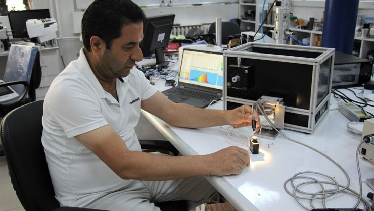 Türk profesörden önemli çalışma: Işık dalga boyu analizörü cihazı üretti