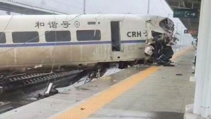 Çin’de yolcu treni raydan çıktı: 1 ölü, 8 yaralı