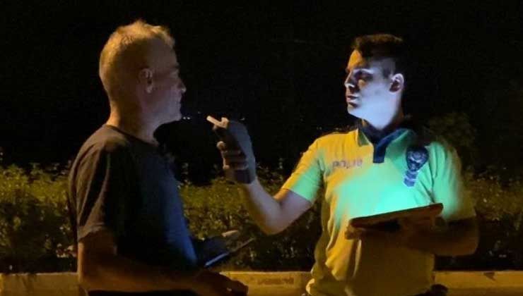 ‘Dur bir polis arkadaşı arayacağım’ diyen alkollü sürücüye ceza yağdı