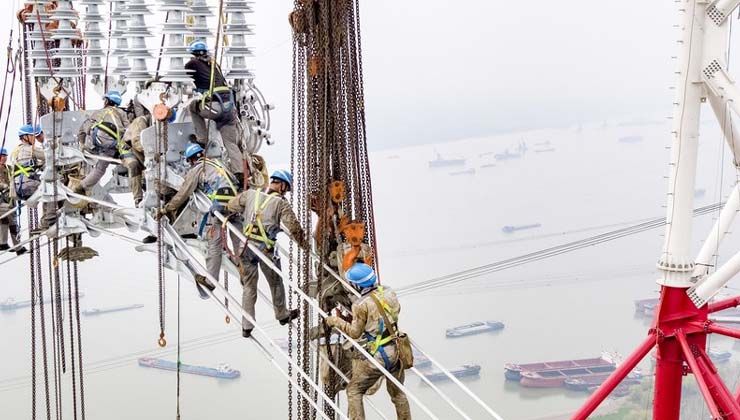 Çin enerji iletim hatlarına 74.5 milyar dolar yatırım yapacak