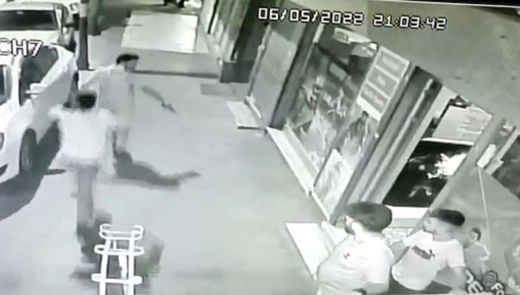 Esenyurt’ta husumetli iki grup silahlı kavga etti: 3 yaralı