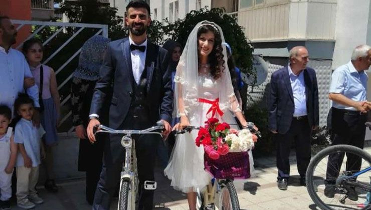 Yeni nesil gelin arabası… Nikaha bisikletle gittiler