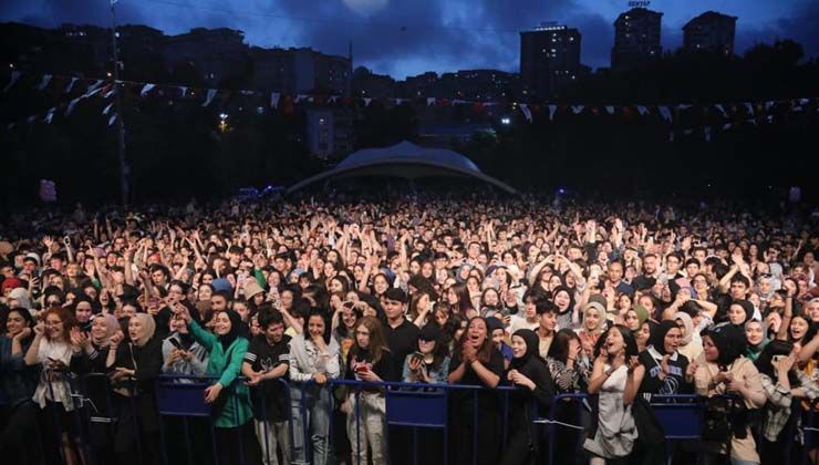 Kağıthaneli binlerce genç İkilem konserinde buluştu