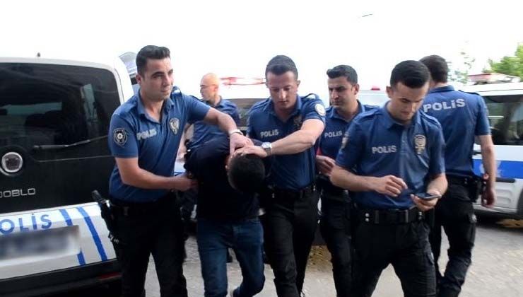 Kavgayı ayırmaya çalışan polisi bıçakladı
