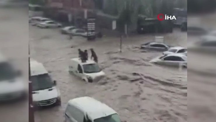 Başkent sular altında! Sokaklar göle döndü: Canlarını zor kurtardılar