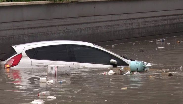 Başkent sular altında! Sokaklar göle döndü: Canlarını zor kurtardılar