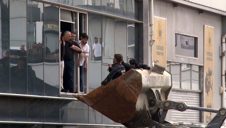 Başkent sular altında! Sokaklar göle döndü: Canlarını zor kurtardılar