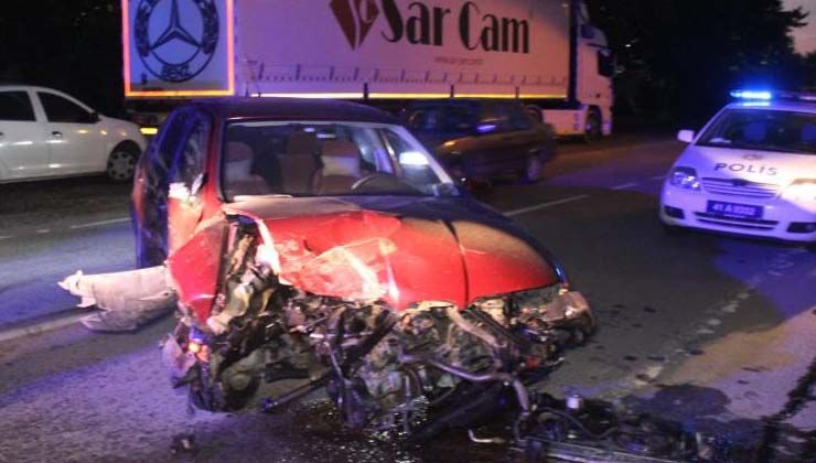 Kocaeli’de kontrolden çıkan otomobil ağaca çarptı: 4 yaralı