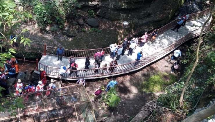 Meksika’da açılışı yapılan asma köprü ilk geçişte koptu: 25 yaralı