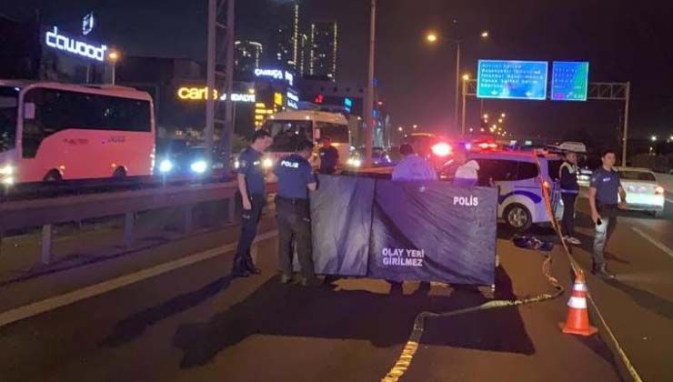 Basın Ekspres’te arabanın çarptığı ölen adamın üzerinden kimlik çıkmadı Basın Ekspres’te arabanın çarptığı ölen adamın üzerinden kimlik çıkmadı