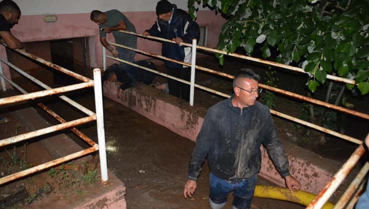 Sivas’ı da sel vurdu: 16 ev hasar gördü