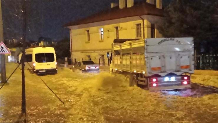 Sivas’ta yağmur gece saatlerinde etkili oldu