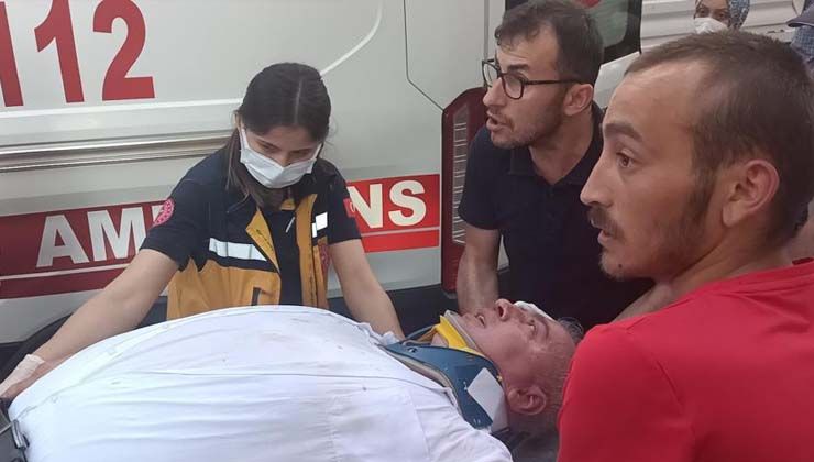 Kavgayı ayırmak isterken hastanelik oldu