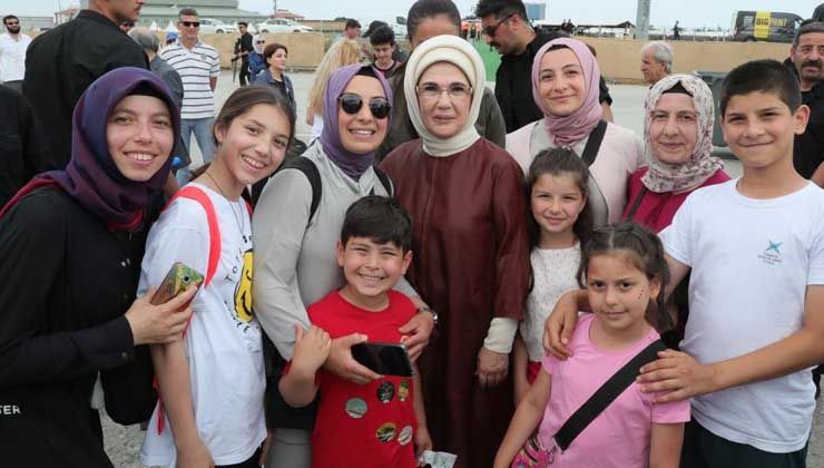 Emine Erdoğan’dan Etnospor Kültür Festivali’ne ziyaret