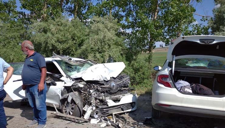 Tokat’ta iki otomobil çarpıştı: 8 yaralı