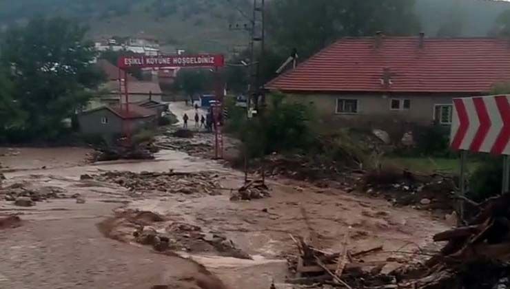 Sivas Gemerek’te yağış yüzünden eğitime iki gün ara verildi
