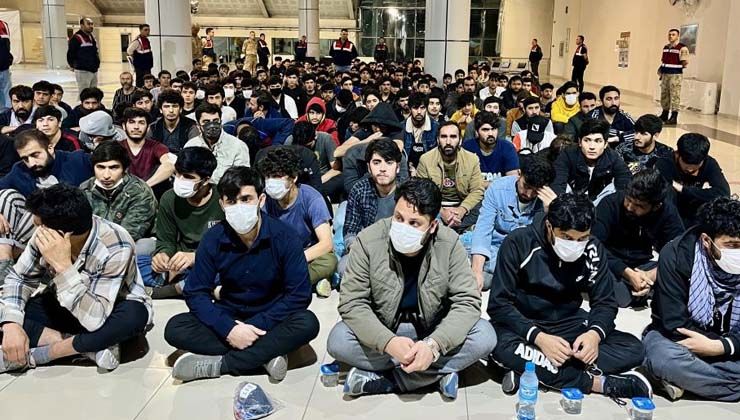 227 Afgan göçmeni daha ülkelerine gönderdik