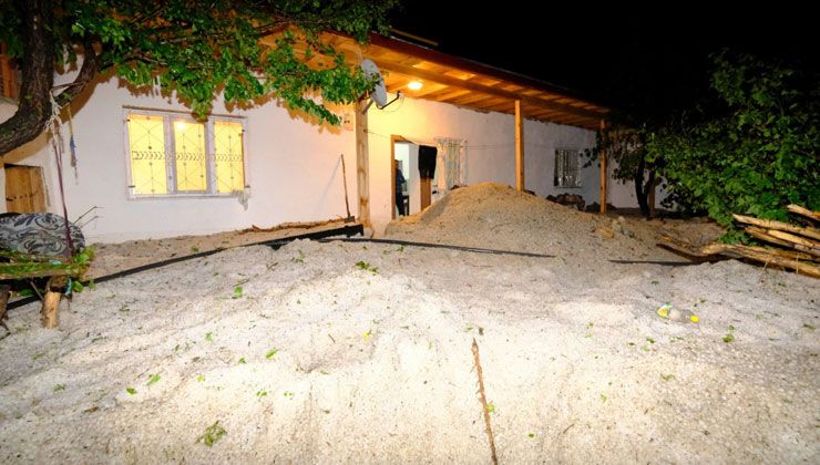 Yaz kışa döndü! Şehir beyaza büründü