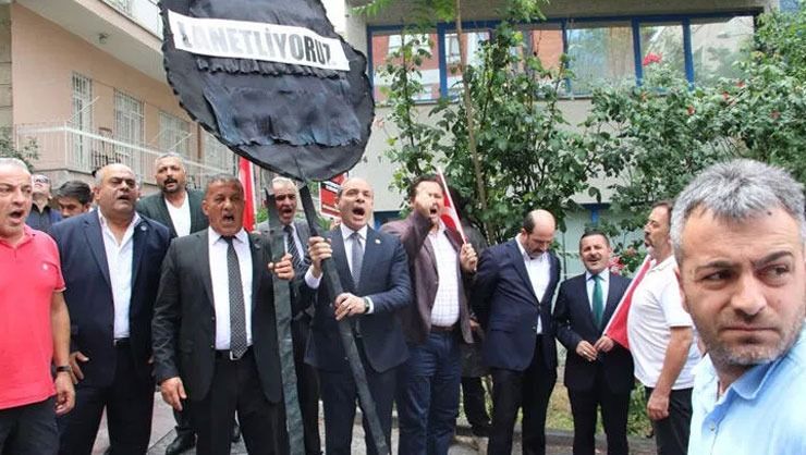 Polise yumruk atan Saliha Aydemir, HDP Genel Merkezi önünde protesto edildi