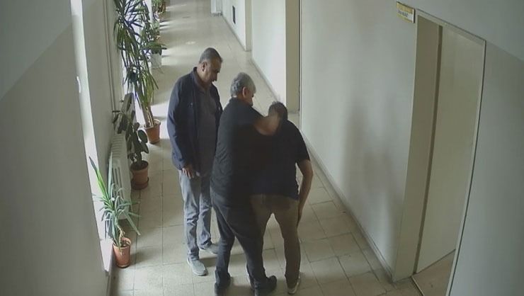 Öğretmenden meslektaşına hayat kurtaran müdahale