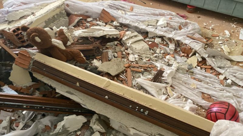 Evde oyun oynarken dehşeti yaşadılar: ‘Çocuklarımı enkazın içinden çıkardım’