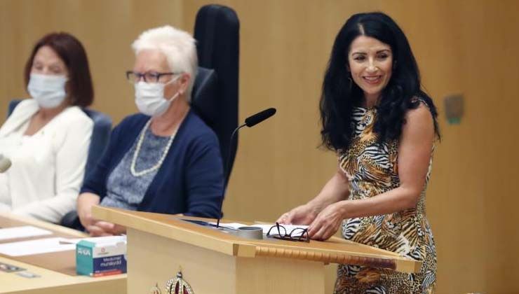 Amineh Kakabaveh’ten İsveç hükümetine Türkiye şantajı