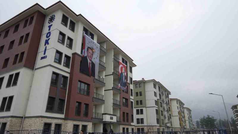 Gaziantep’te depremzedelerin kura heyecanı