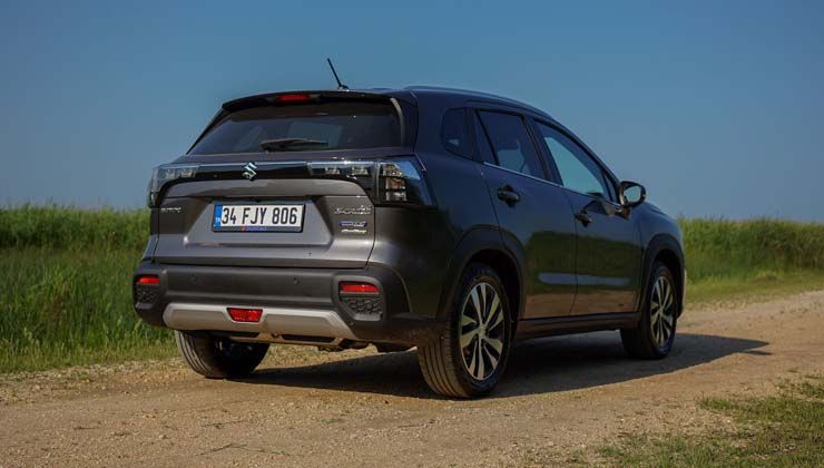 Yeni Suzuki S-CROSS Türkiye yollarına çıktı