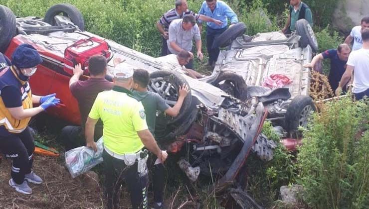 Samsun’da çarpışan iki otomobil dere yatağına yuvarlandı: 6 yaralı