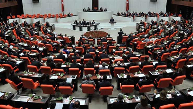 Bakan Koca duyurdu: Sağlık çalışanları düzenlemesi TBMM’den geçti