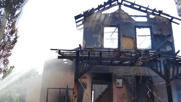 Mangal yapmak isteyen Birol Çanak evi yaktı