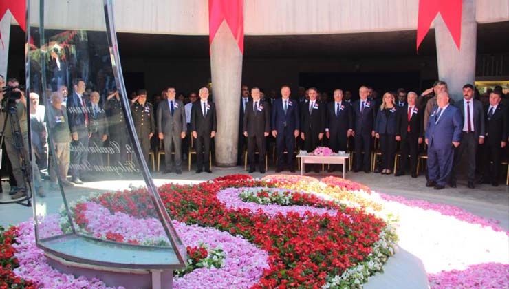 9. Cumhurbaşkanı Demirel mezarı başında anıldı