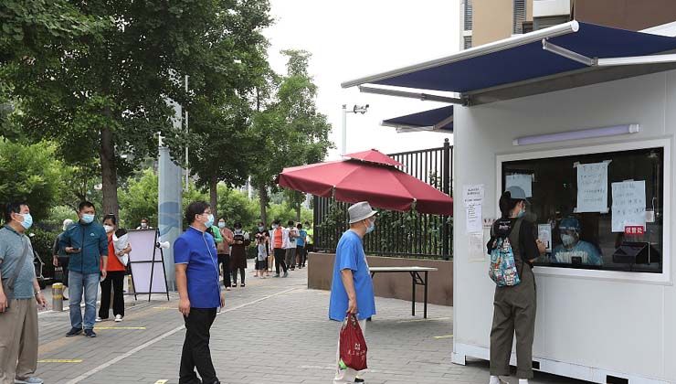 Çin’in birçok bölgesinde Kovid-19 test merkezleri kaldırılıyor