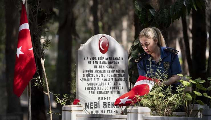 Babası şehit düştü, Özlem Şeker 3. Sınıf Emniyet müdürü oldu