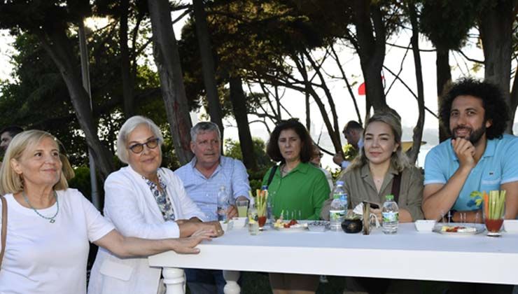 Ömür Akkor’un resim koleksiyonundan eserlerin yer aldığı sergi Üsküdar’da ziyarete açıldı