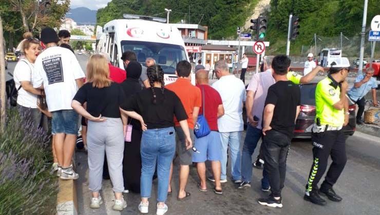 Düğün konvoyunun önüne atlayan çocuğa otomobil çarptı