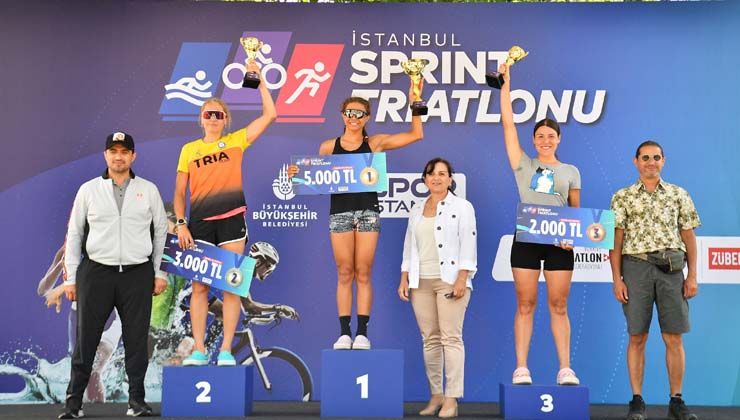 400 triatlet Beylikdüzü’nde mücadele etti