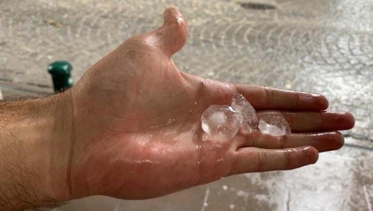 Eskişehir’de ceviz büyüklüğünde dolu etkili oldu