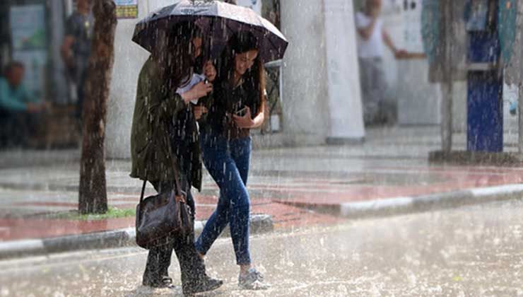 İstanbul için sağanak uyarısı: Sabaha kadar sürecek