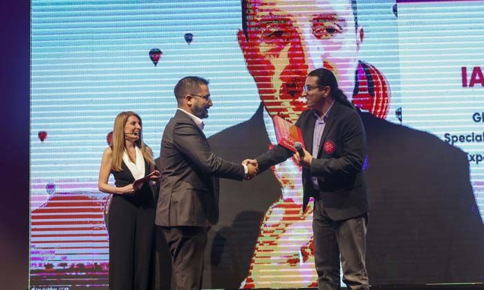 Kale ‘En İyi Müşteri Hizmetleri’ ve ‘Krizde Müşteri Deneyimi’ ödüllerinin sahibi oldu