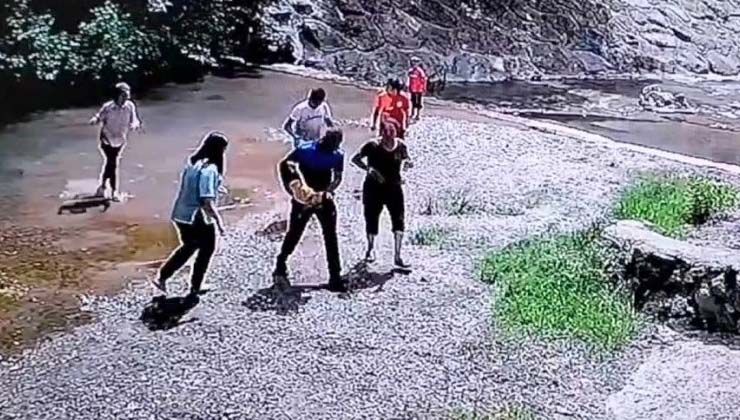 Zabıta memuru boğulma tehlikesi geçiren çocuğu kurtardı