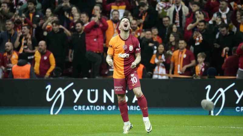 Dries Mertens bu sezonki 6. golünü attı Dries Mertens bu sezonki 6. golünü attı