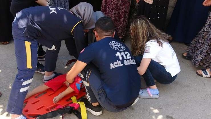 Yaslandığı pencerenin camıyla beraber ikinci kattan düşen Ali Polat yaralandı