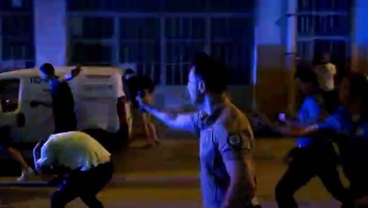 Bursa’da kız çocuğuna taciz iddiası mahalleliyi sokağa döktü