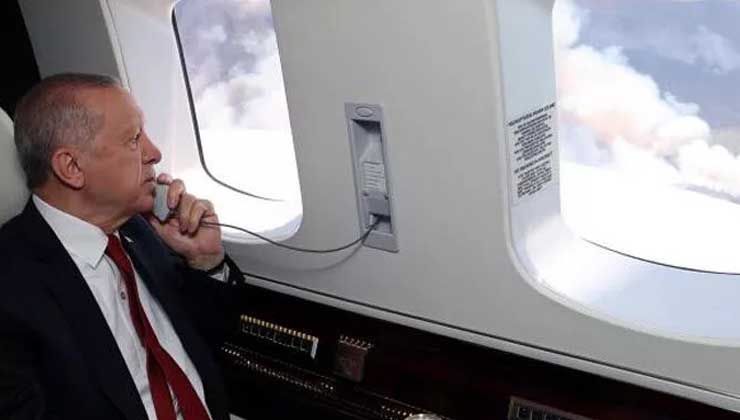 Cumhurbaşkanı Erdoğan, yangın bölgesinde helikopterle inceleme yaptı