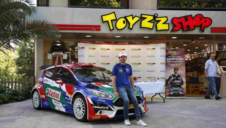 Toyzz Shop ve 2021 Avrupa ve Balkan Ralli Şampiyonu Ali Türkkan’dan çocuklara karne sürprizi