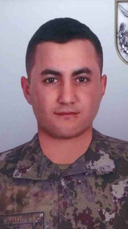 Araç kazasında şehit olan asker Kütahya’da toprağa verildi Araç kazasında şehit olan asker Kütahya’da toprağa verildi