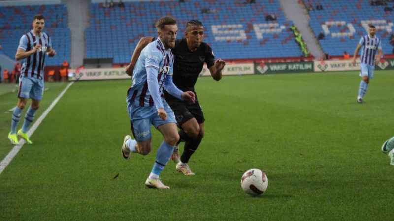 Trendyol Süper Lig: Trabzonspor: 0 - Hatayspor: 0 (İlk yarı)